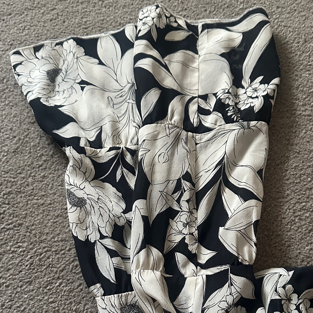 Jade Floral Off-Shoulder Blouse in Cream and Black - Picture 4 of 4